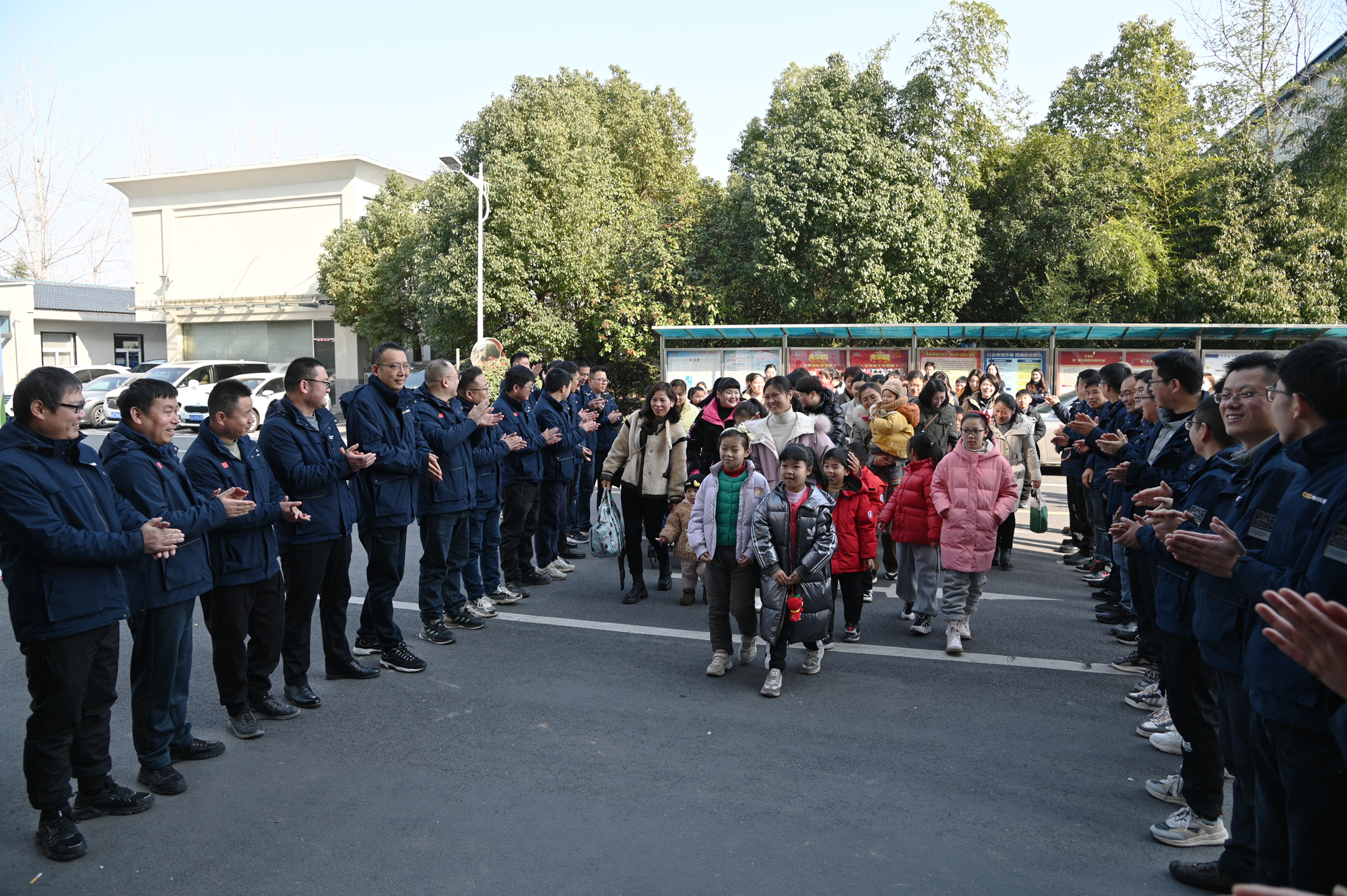 https://www.cn-amd.com/Upload/ueditor/1706586965243007.jpg
