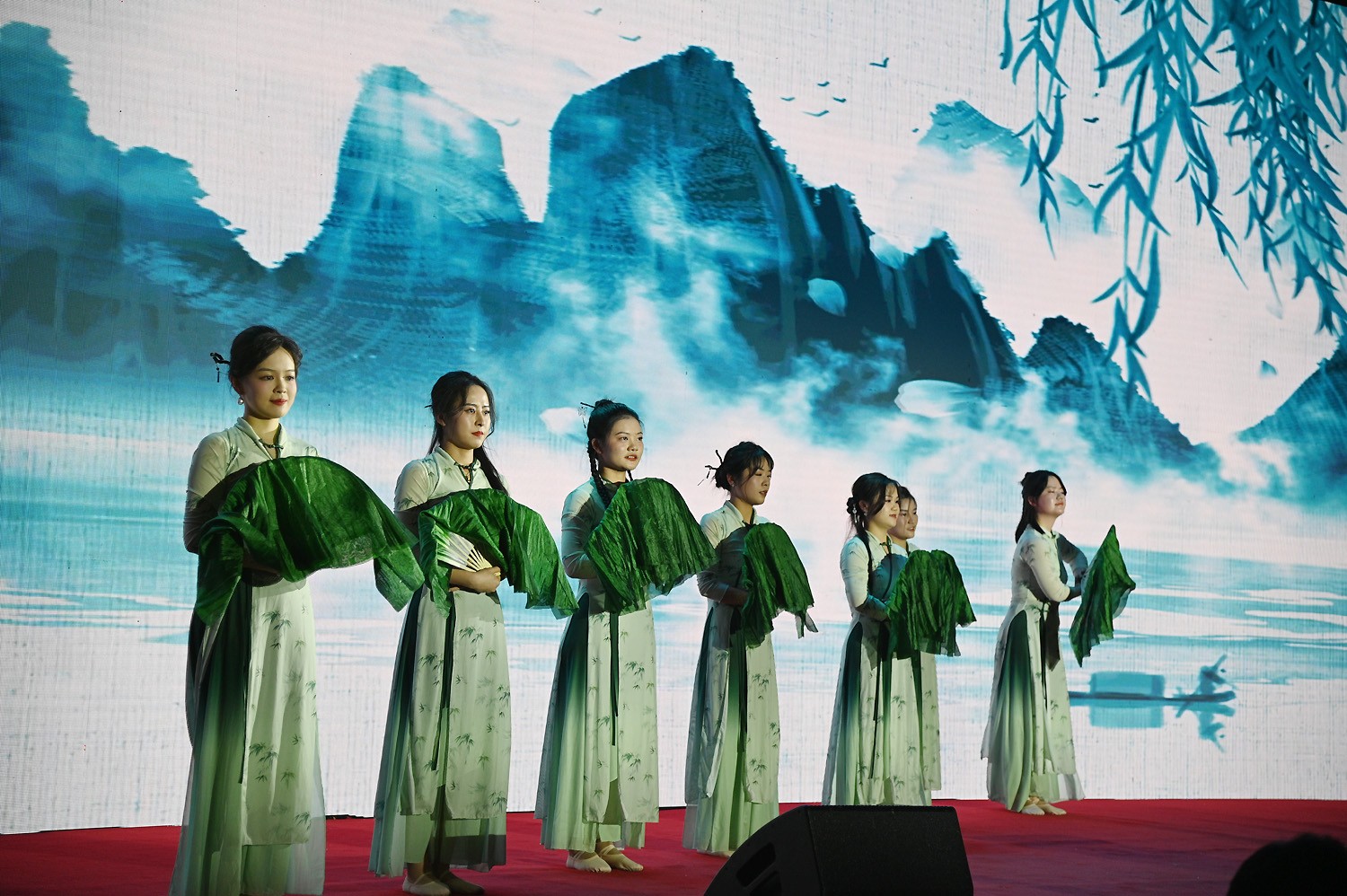 https://www.cn-amd.com/Upload/ueditor/1708326939672541.jpg